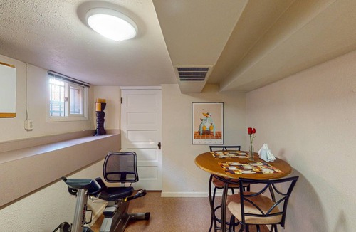 Lincoln Park Apartment | 65 m² Apartment ∙ 1 bedroom ∙ 2 guests