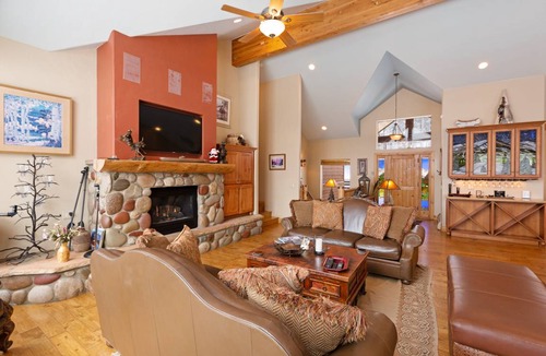 Warrior's Mark West House | 669 m² House ∙ 6 bedrooms ∙ 20 guests