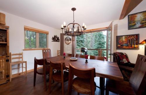 Columbine Lake House | 672 Beaver Circle