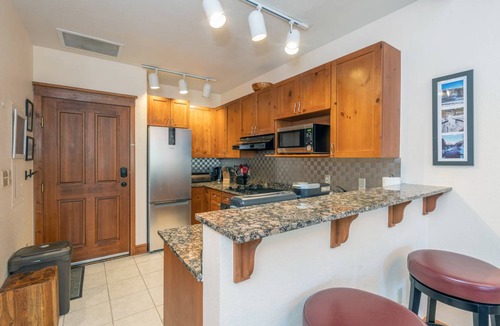 Mountain Village Condo | 69 m² Condo ∙ 1 bedroom ∙ 4 guests