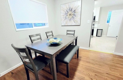 Dupont House | 6bdrm/6bath/2Kitchens/2LivingRms/2laundry; Easy access to Downtown and Red Rocks