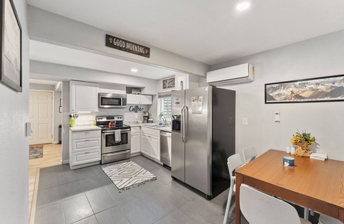 Colorado Springs House | 7/31- 8/2 now available Updated 2br Minutes from downtown- backyard & Firepitsnn
