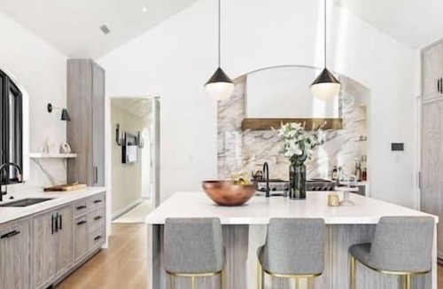 Aspen House | 7/8 Stunning Home, Hot Tub-Gym-Wine Room-FirePit!
