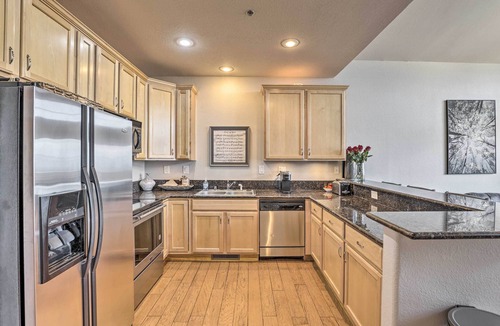 Dillon Condo | 7 Mi to Ski: Main Street Dillon Condo