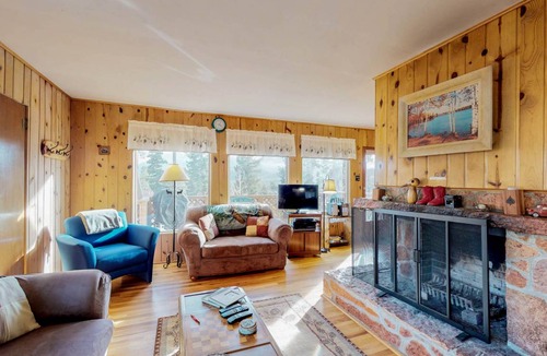 Woodland Park Cabin | 70 m² Cabin ∙ 2 bedrooms ∙ 6 guests