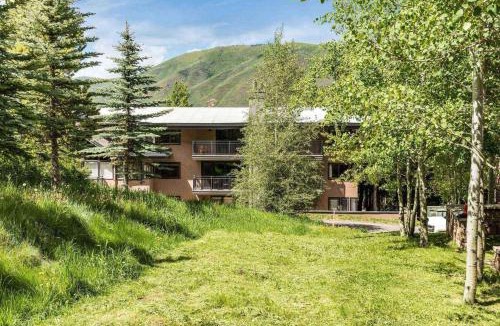 Aspen House | 700 Monarch 104