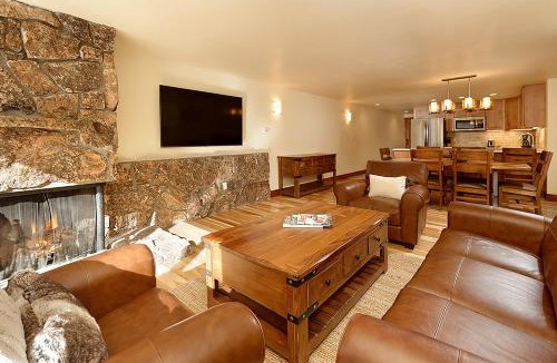 Aspen House | 700 Monarch 205, Deluxe Condo with Private Deck & Mountain Views Located 1 Block to Ski Lift