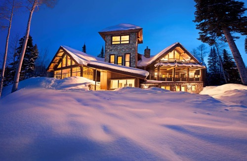 Mountain Village House | 715 m² House ∙ 6 bedrooms ∙ 15 guests