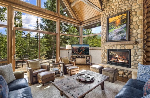 Mountain Village House | 715 m² House ∙ 6 bedrooms ∙ 15 guests