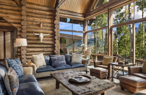 Mountain Village House | 715 m² House ∙ 6 bedrooms ∙ 15 guests