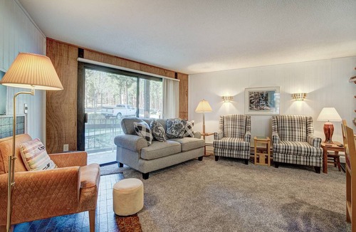 Peak 8 Apartment | 72 m² Apartment ∙ 2 bedrooms ∙ 4 guests
