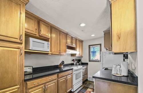 Dillon Condo | 73 m² Condo ∙ 2 bedrooms ∙ 4 guests