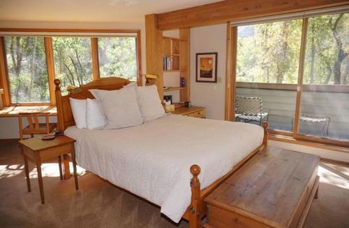 Aspen House | 735 Bleeker St E #735