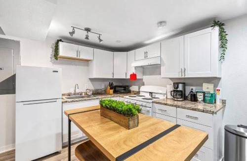 Alamo Placita House | 74 m² House ∙ 1 bedroom ∙ 4 guests