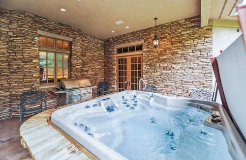Warrior's Mark West House | 767 m² House ∙ 6 bedrooms ∙ 20 guests