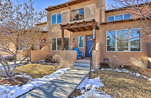 Salida House | 7984 Pet-Friendly Townhome with Grill!