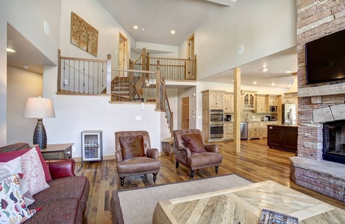 Warrior's Mark West House | ⭐️ 7Bd Ski-In/Out PrivateHotTub Winter Ski/Town Shuttle Big Views 4 Kings Views!