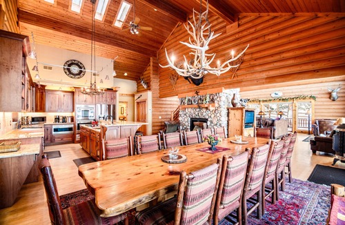 Alma House | 7bd Spacious Cabin Close to Breck; Views & Nature!