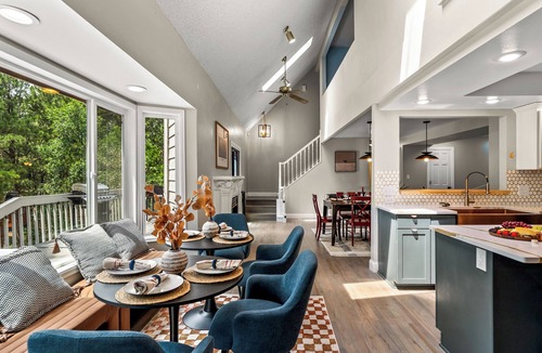 Colorado Springs House | 7k sq/ft! Gym, Theatre, Hot Tub, Sauna, Game Room, Golf, Sleeps 28 - Family Fun!