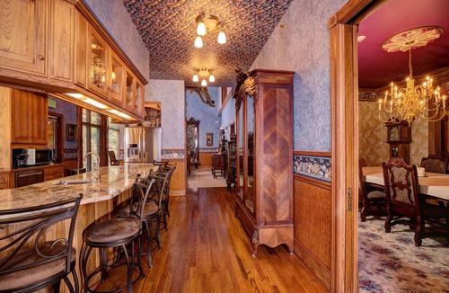 Estes Park Cabin | 8 BR/8b Luxury Mtn Lodge on Fall River, 8,500 sq ft living space, 2 1/2 Acres