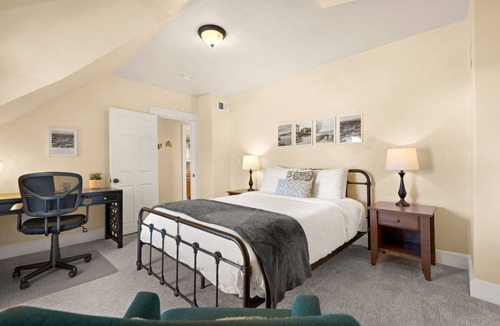 Old Town West Apartment | 80 m² Apartment ∙ 2 bedrooms ∙ 4 guests