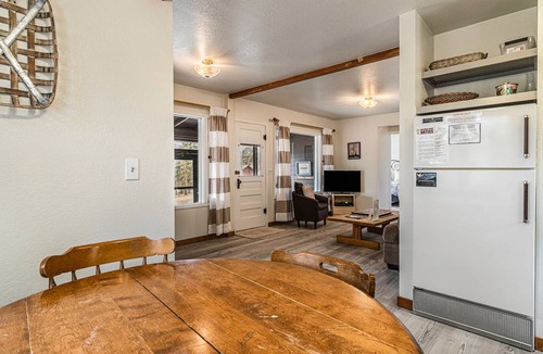 Estes Park Cabin | 80 m² Cabin ∙ 2 bedrooms ∙ 6 guests