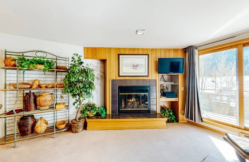 Mountain House Condo | 81 m² Condo ∙ 1 bedroom ∙ 4 guests
