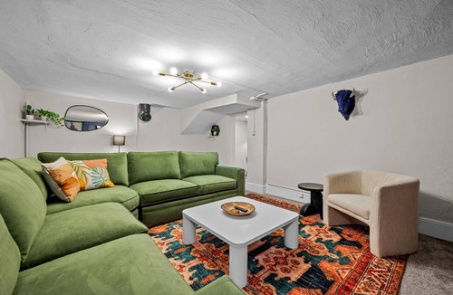 Capitol Hill Apartment | 84 m² Apartment ∙ 1 bedroom ∙ 4 guests