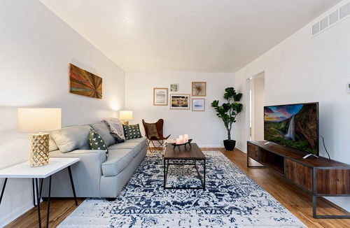 University Acres Condo | 85 m² Condo ∙ 2 bedrooms ∙ 6 guests