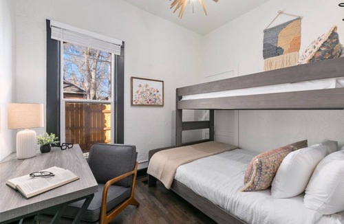 University North House | 85 m² House ∙ 3 bedrooms ∙ 8 guests