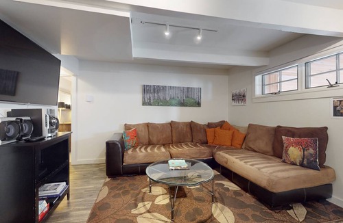 Downtown Condo | 86 m² Condo ∙ 2 bedrooms ∙ 4 guests