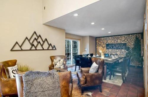 Christie Heights House | 9 BDR Close to Main Street with Secluded Hot Tub