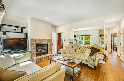 Basalt Condo | 90 m² Condo ∙ 2 bedrooms ∙ 5 guests