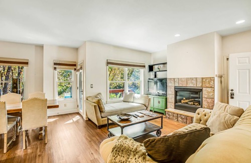 Basalt Condo | 90 m² Condo ∙ 2 bedrooms ∙ 5 guests