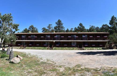 Estes Park Hotel | 93 m² Hotel ∙ 3 bedrooms ∙ 8 guests