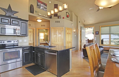Estes Park Condo | 94 m² Condo ∙ 2 bedrooms ∙ 6 guests