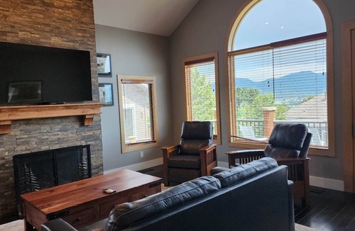 Stanley Hills Condo | A beautiful mountain getaway with hot tub, large deck, and mountain/lake views!