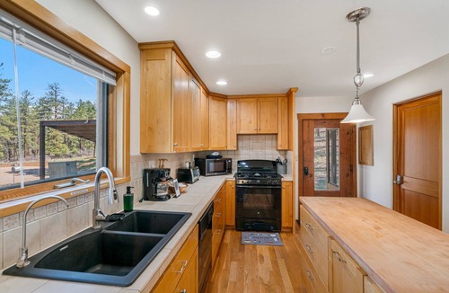 Durango Cabin | A/C! Peace & Privacy, Wildlife, 5 Bedroom!