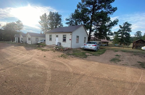 Florissant House | A Cozy Cabin retreat after a fun day in the wild!