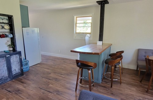 Mesa Cabin | A peaceful mountain retreat with rustic charm 1/2 mile from ski and bike resort