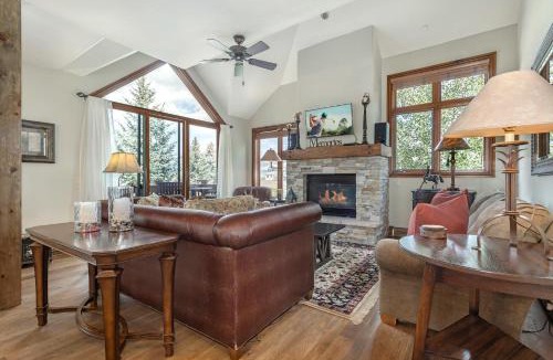 Edwards Villa | A6 Village Townhouse