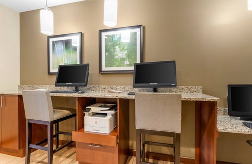 Warrendale Apartment | Accessible Qn Studio | Pool + Breakfast Included