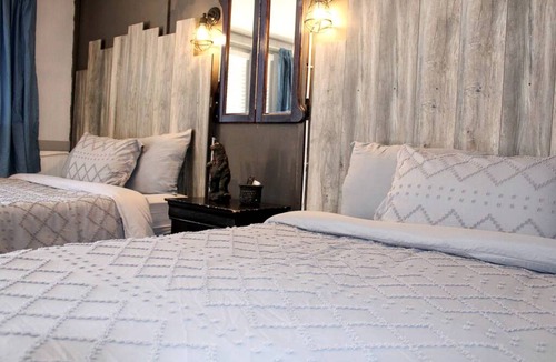 Howard Other | Accommodation ∙ 1 bedroom ∙ 4 guests