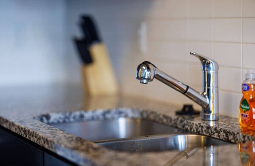 River North Art District Apartment | Adorable Apt w/Private Desk