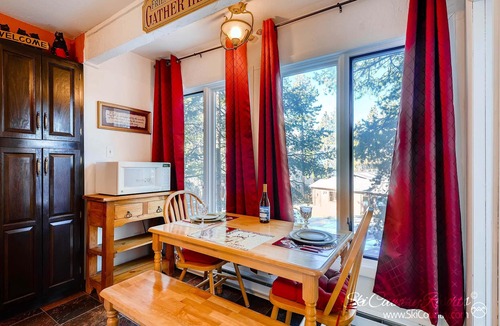Warrior's Mark Condo | Adorable Condo, Walking Distance To Everything. Including Pool/Hot Tub IC4
