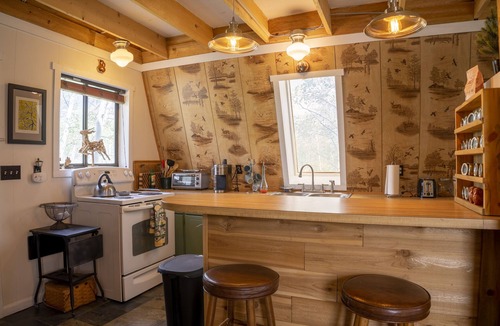 Stagetop Cabin | Adventures Rest- Perfect cabin for your expedition