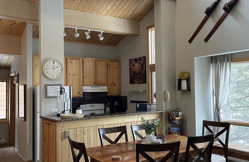 Warrior's Mark Condo | Affordable Luxury 2BR/2BA Condo with View. Walk to Slopes/Town