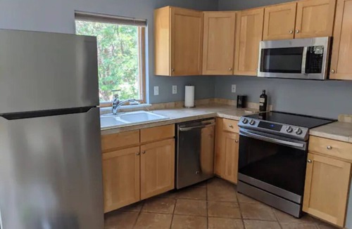 Longmont Apartment | Airy Guesthouse - Walkable Neighborhood Coffe Shop/Restaurants/Bakery