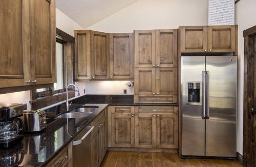 Vail House | Airy Townhome in Vail w/Beautiful Views, Modern Decor, Short Drive to Slopes
