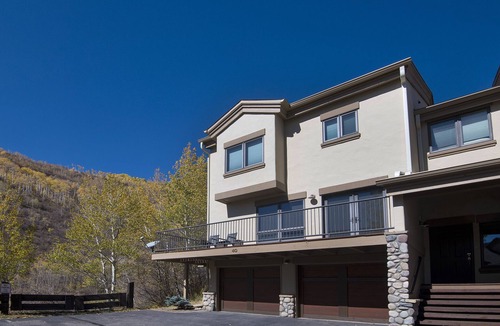 Vail House | Airy Townhome in Vail w/Beautiful Views, Modern Decor, Short Drive to Slopes